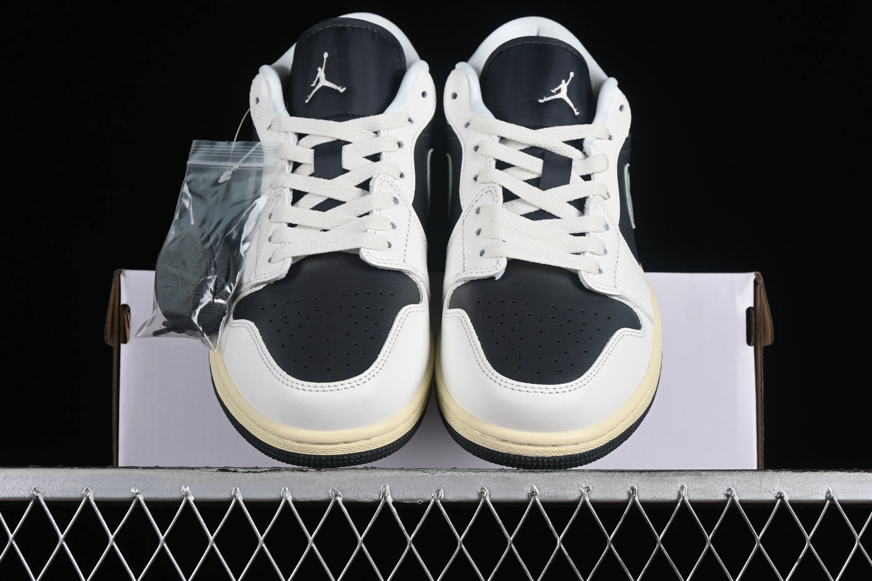 All categories Air Jordan Jordan series basketball shoes Air Jordan 1 Low Z version Air Jordan 1 Low "Team Gold" AJ1 Joe 1 olive black and green low-top cultural casual sneakers DC0774-001